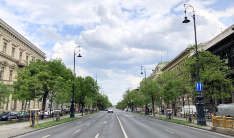 ブダペストのアンドラーシ通り　世界陸上2023のマラソンコース