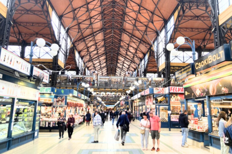 ブダペスト中央市場の内部の様子