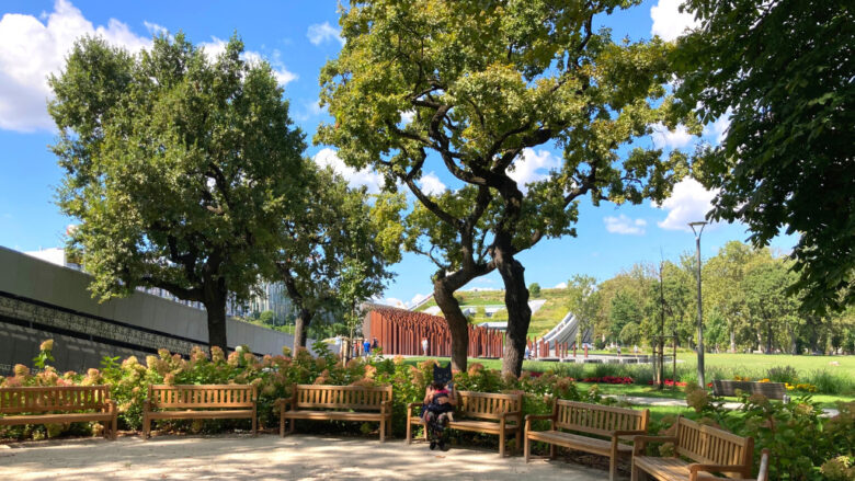 市民公園の民族博物館裏の様子