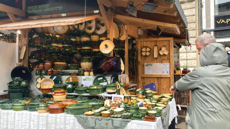 ヴルシュマルティ広場のお鍋屋さんの屋台