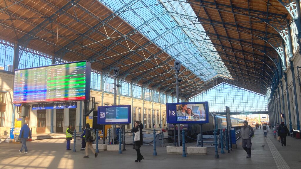 ハンガリーの首都ブダペスト西駅の外観