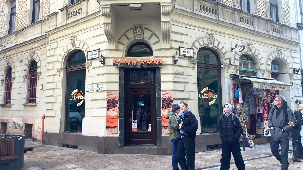 ブダペストのヴァーチ通りにあるカフェ・フレイ
