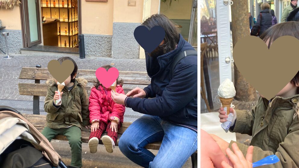 ナポリのMennellaのジェラートを食べる子供たち