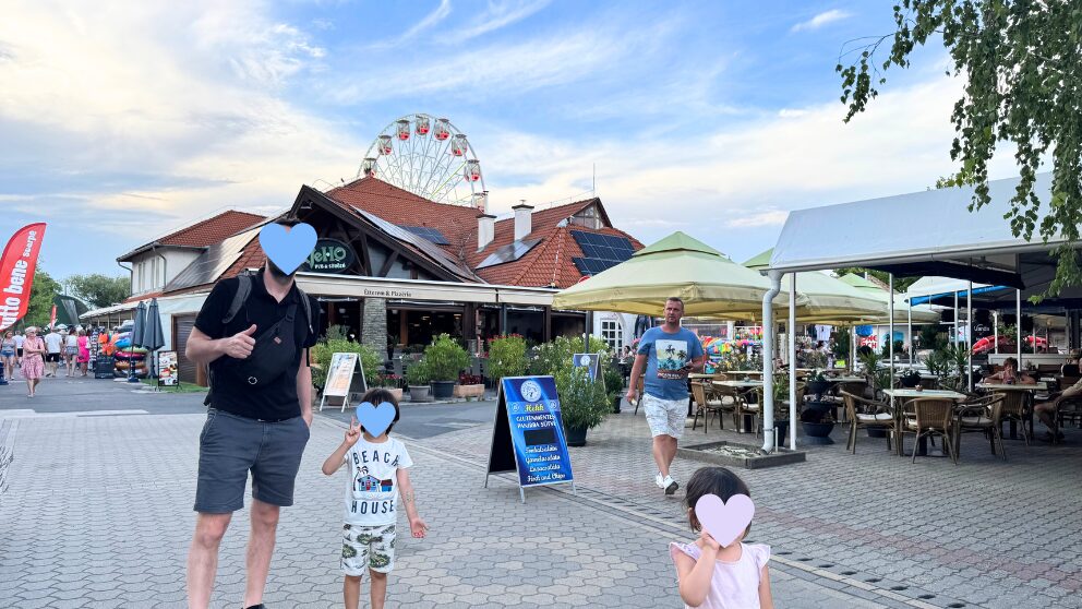 ハンガリーのバラトン湖畔の町、Balatonnlelleの町の中心部