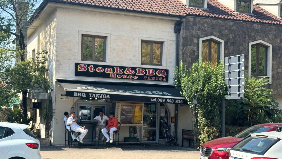 モンテネグロの世界遺産、コトルの人気バーベキュー店「BBQ TANJGA」の外観