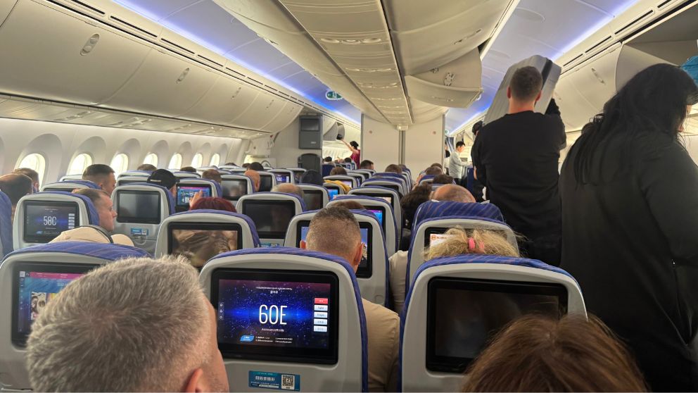 中国何方虚空のブダペスト〜広州間の機内の様子