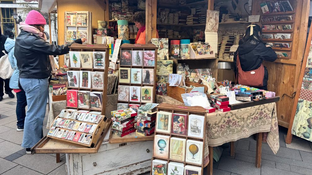 Bomo Artのクリスマスマーケットの屋台の様子