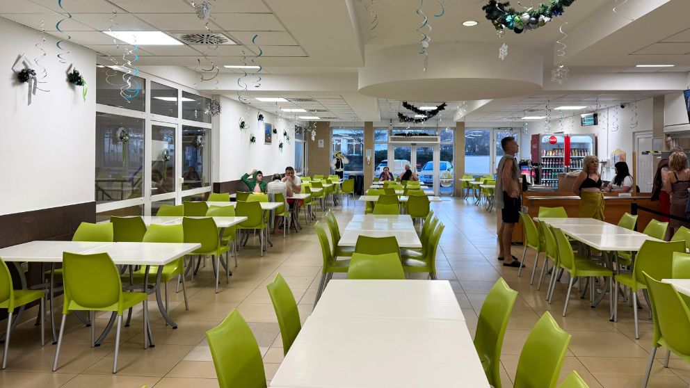 ハイドゥソボスローのフンガロスパ内のレストランの様子