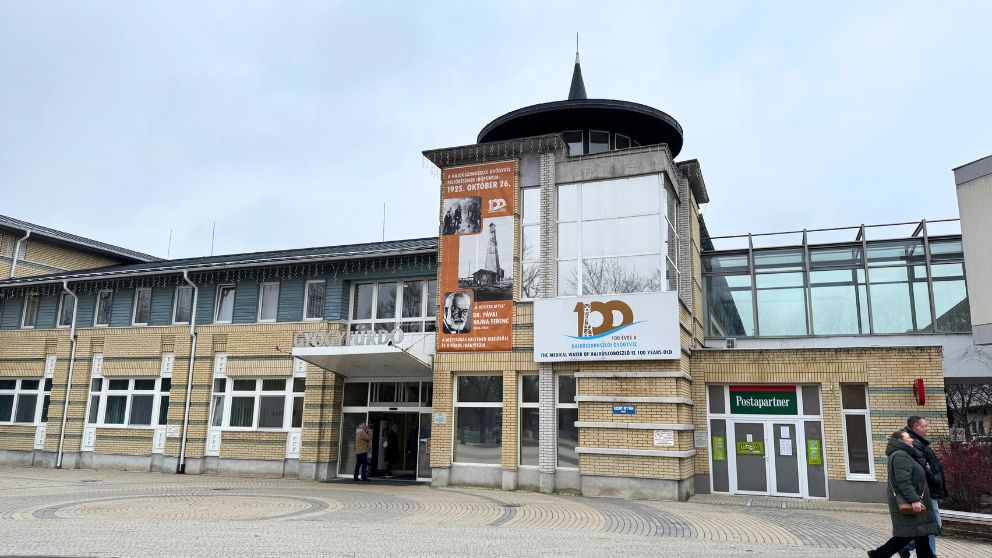 ハイドゥソボスローのフンガロスパの温泉側の入り口外観