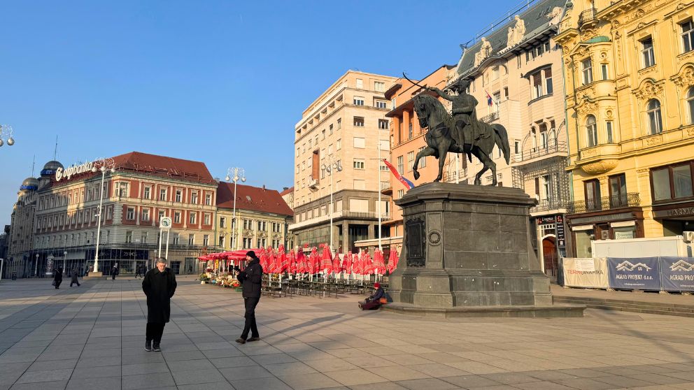 ザグレブのイェラチッチ広場。