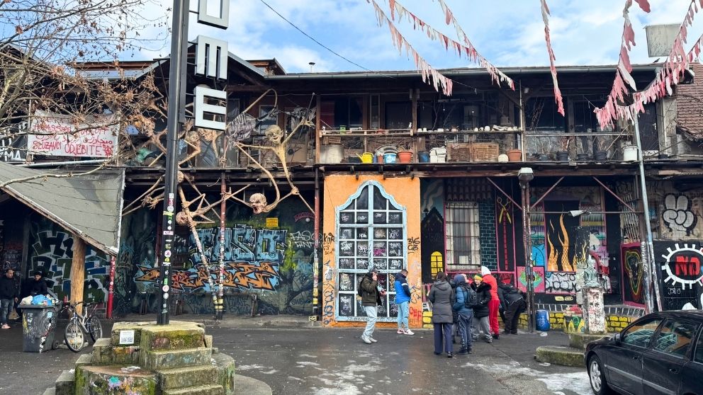 メテルコバ地区の不気味な建物