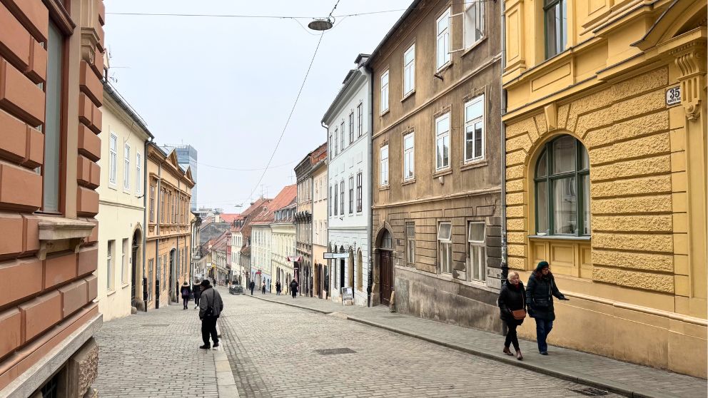 宿泊したアパートのあるPavla Radica通りの様子