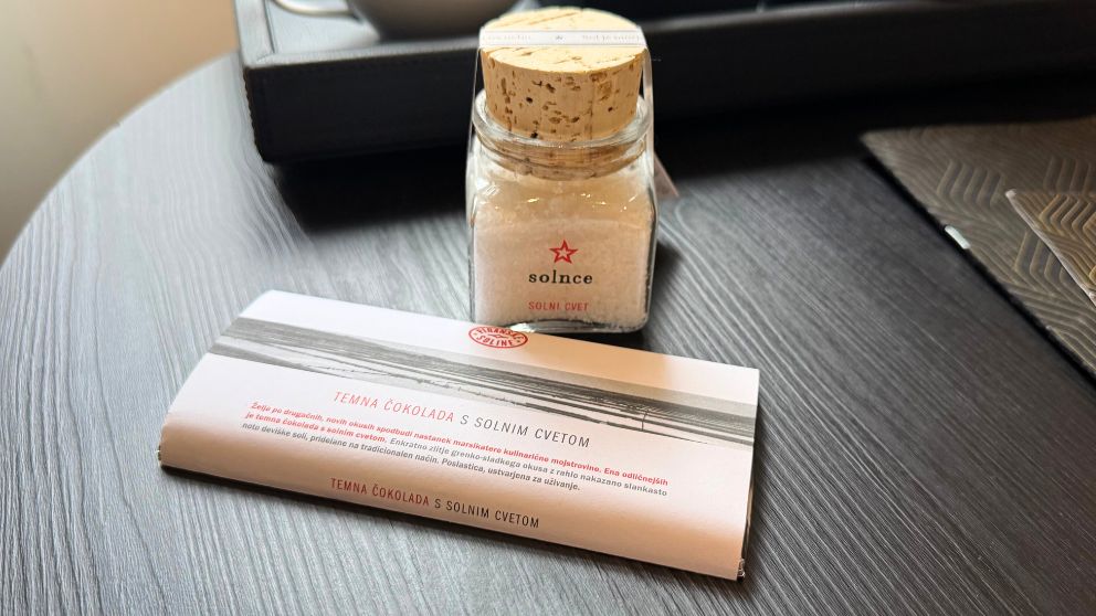Piranske soline Ljubljanaで購入した瓶入りのピランの塩とチョコレート