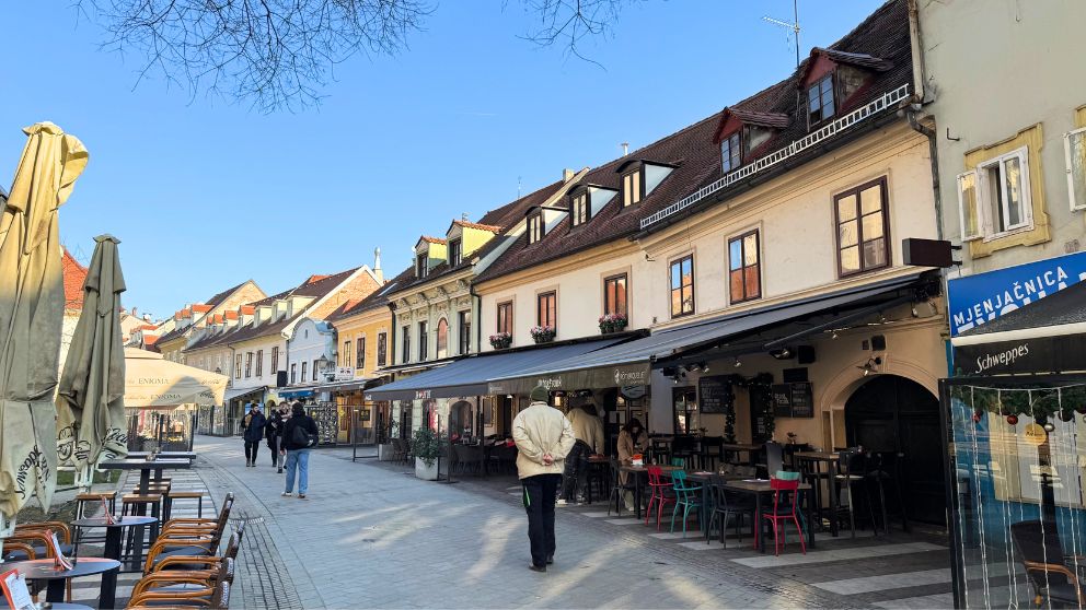 ザグレブのトカルチチェヴァ通りの朝の静かの様子