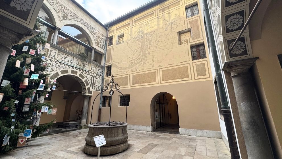 リュブリャナの市庁舎の中庭の様子