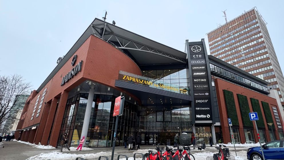 グダニスクのショッピングモールGaleria Madisonの外観。日本でいう3階建ての建物