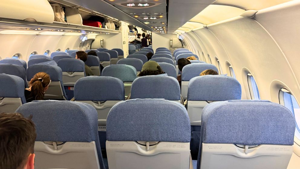 中国国際航空エコノミークラスの機内(羽田→北京)