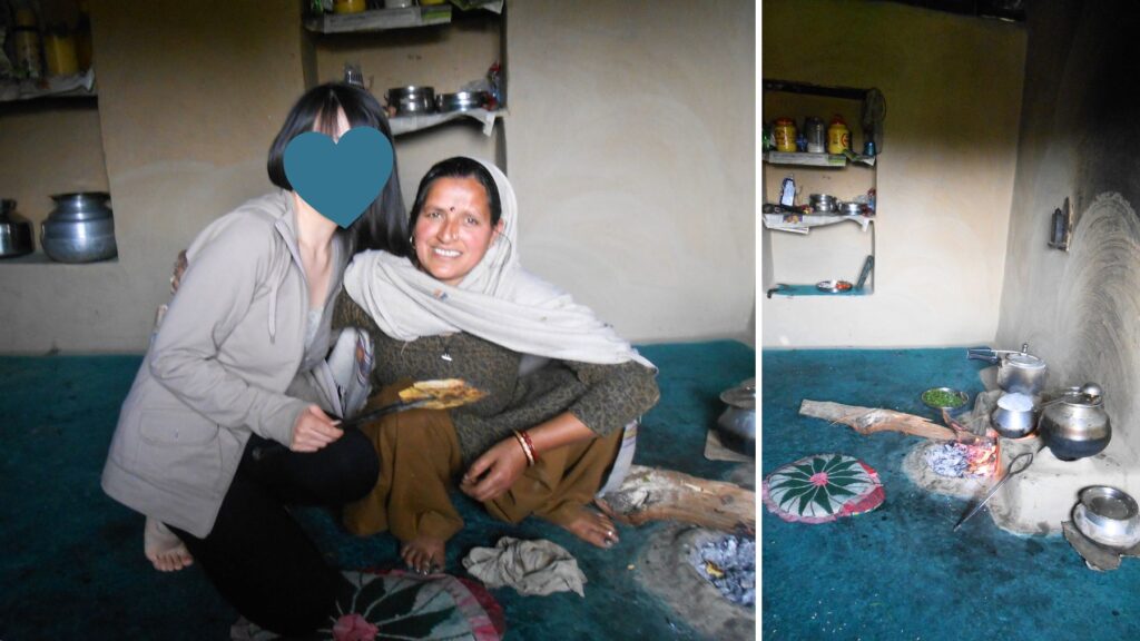 ウッタラーカンドの村の民家で薪火を使って料理をする地元女性と、素朴な台所の様子