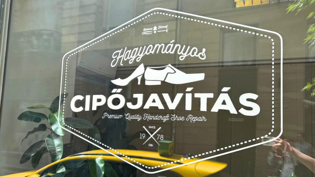 ブダペストの靴・カバン修理店