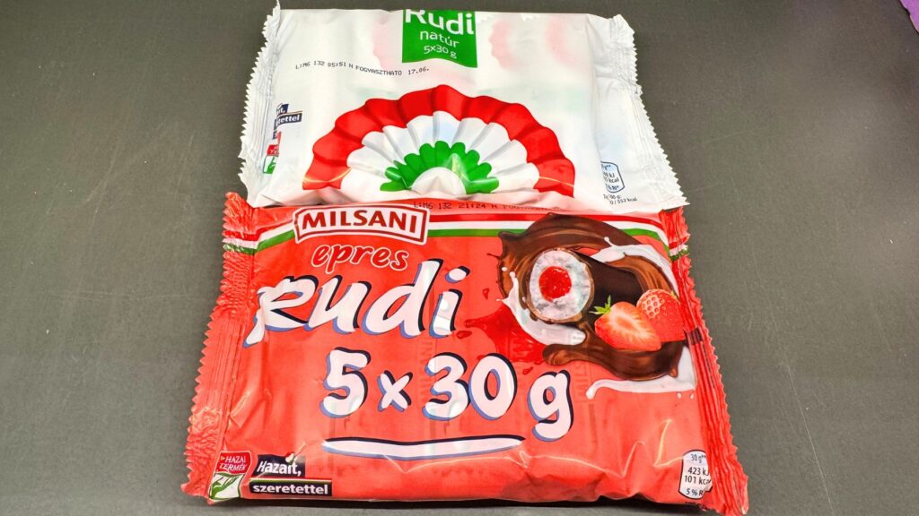 MilsaniのEpres Rudi(手前)とハンガリー国旗カラーのRudiパック(奥)の2種類