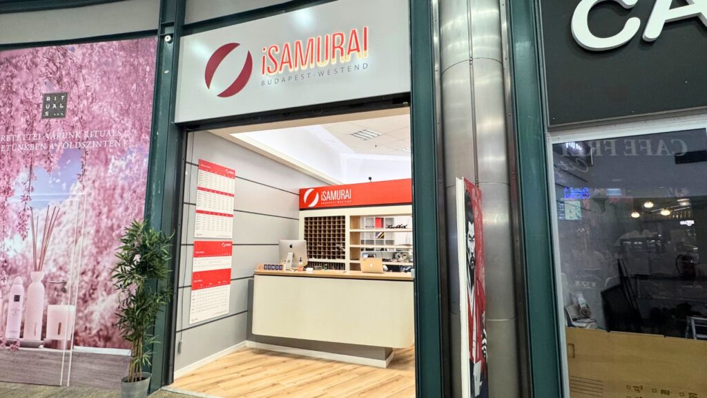 Westend ショッピングモール内のスマホ修理店 iSAMURAI